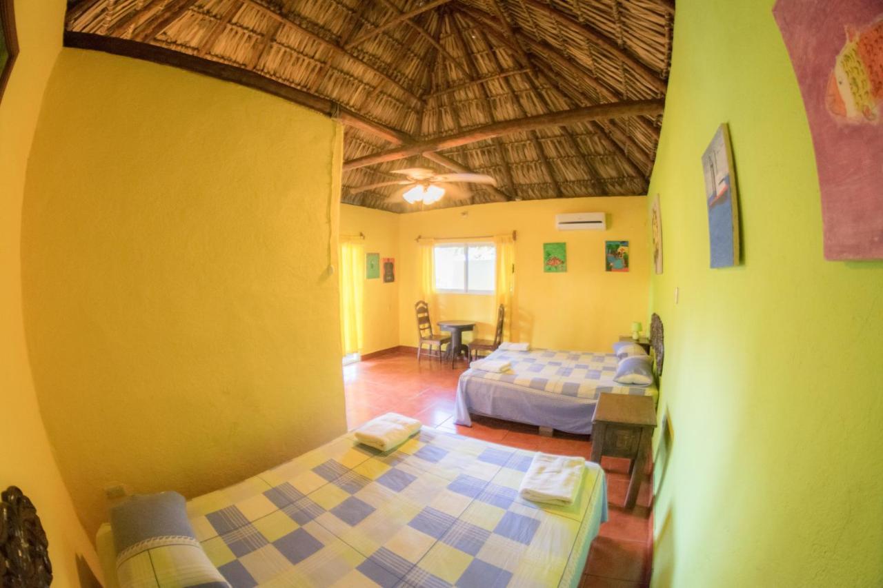Hotel Cafe Del Sol Monterrico Kültér fotó