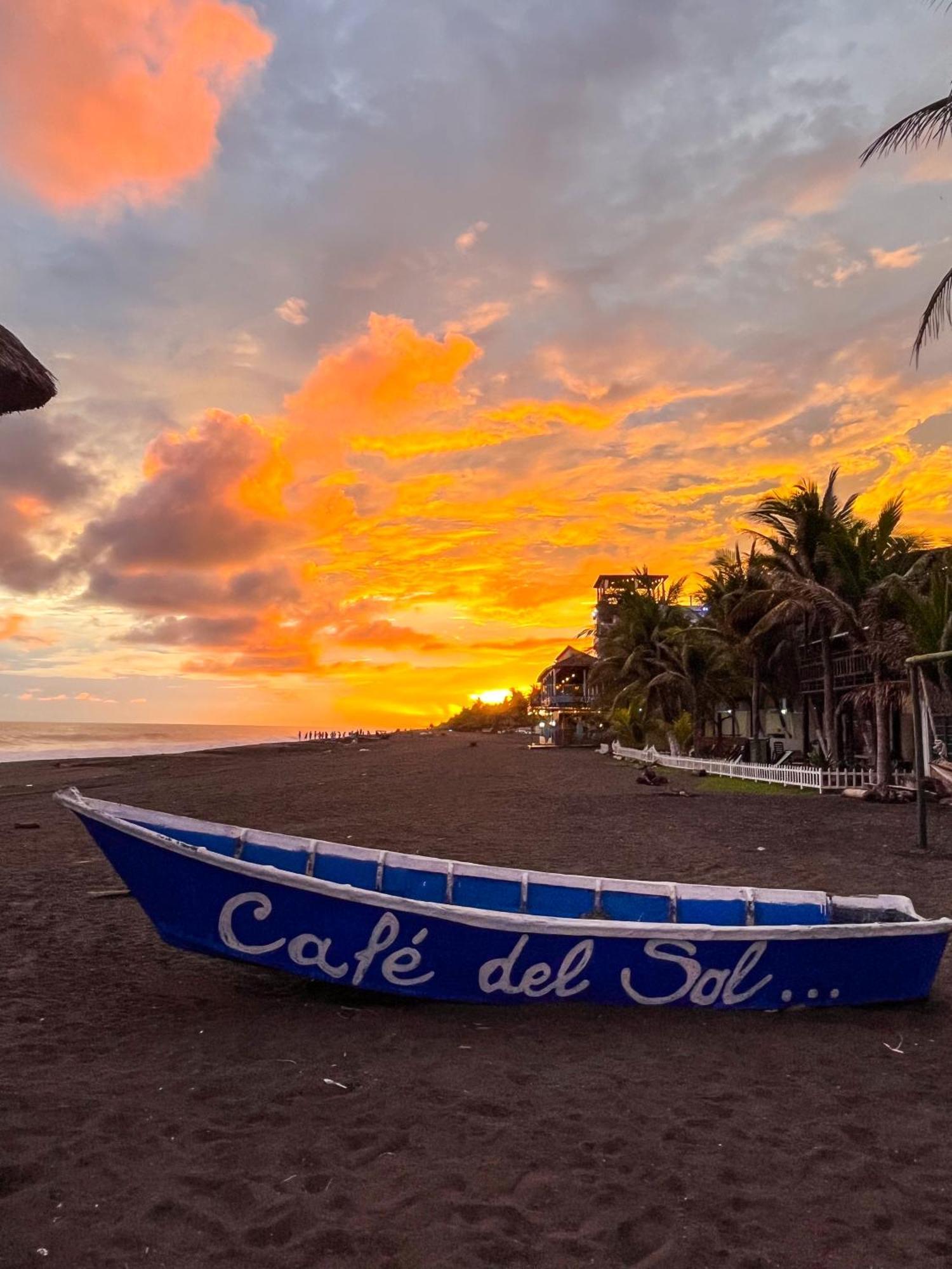 Hotel Cafe Del Sol Monterrico Kültér fotó