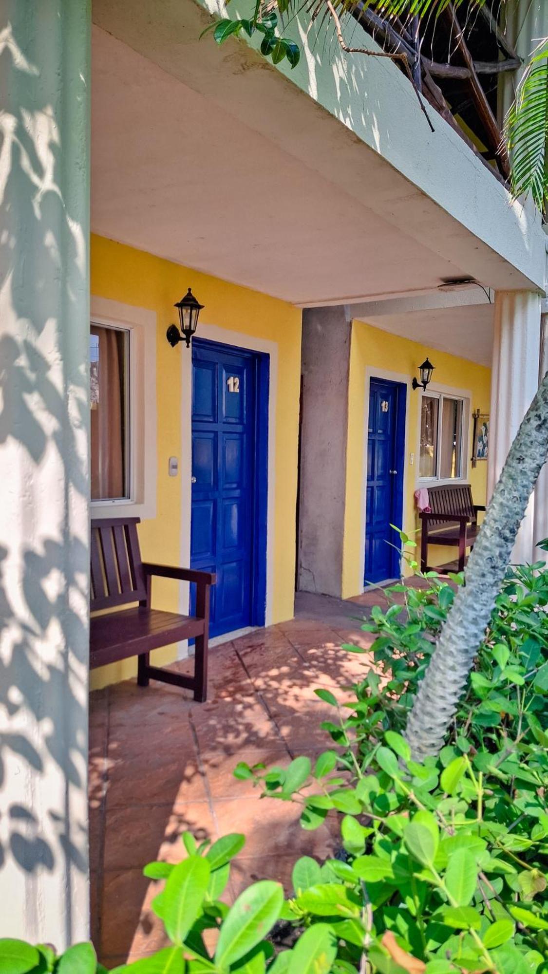 Hotel Cafe Del Sol Monterrico Kültér fotó